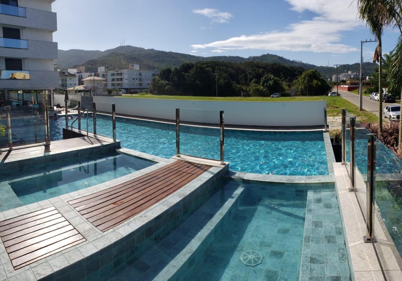 Cobertura Velejar em Condomínio Clube - com Área de Lazer Governador Celso Ramos Exterior foto